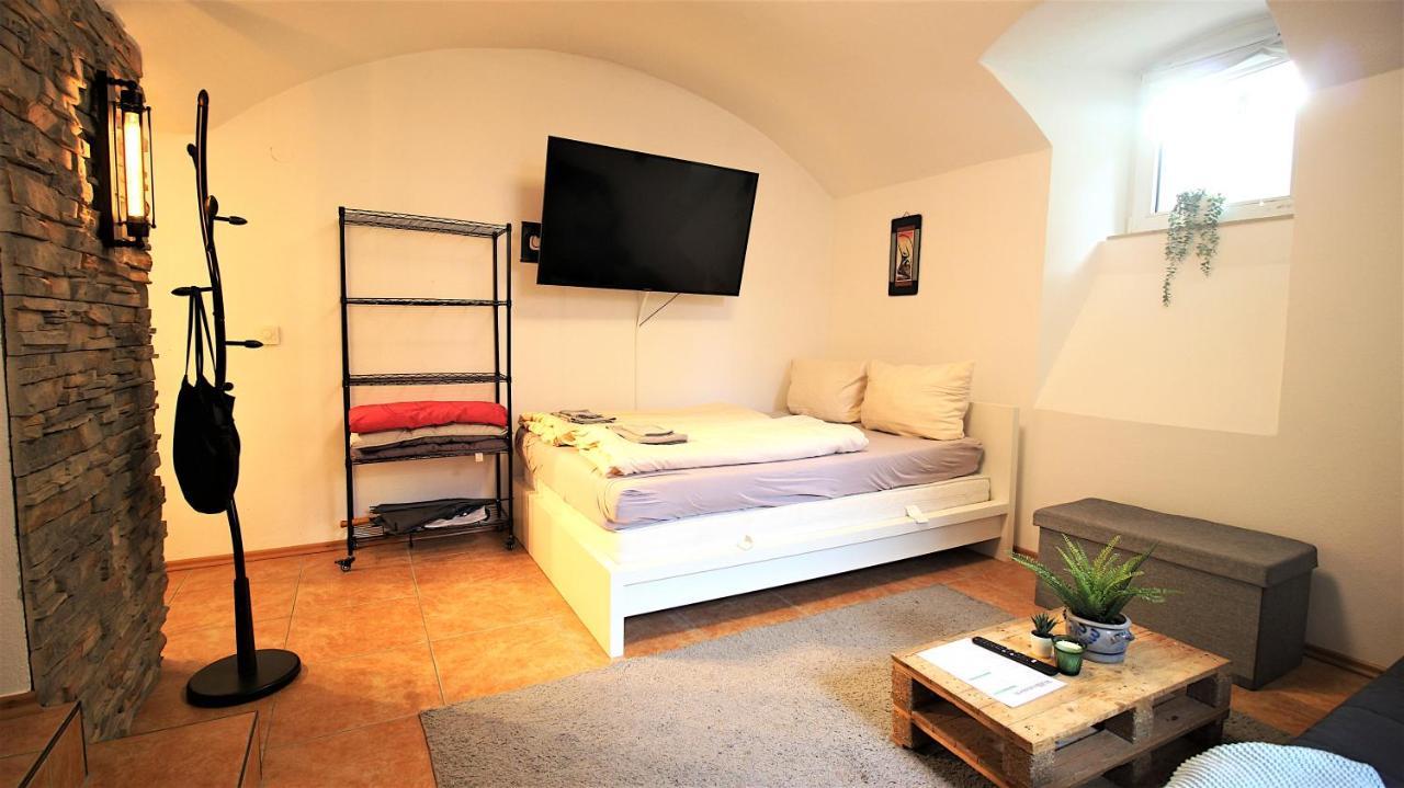 Xxx Fully Equipped Apartment Near Main Station! Βίρτσμπουργκ Εξωτερικό φωτογραφία